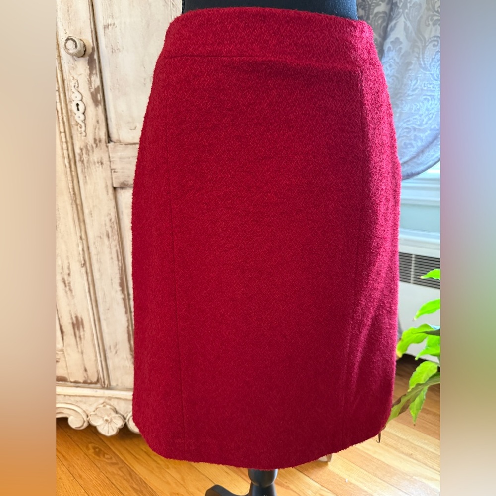 Kate Hill wool career, red pencil Skirt. Size 6P.